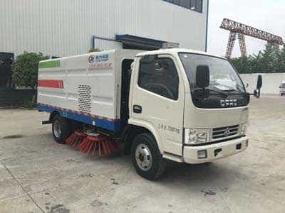 东风多利卡D6扫路车
