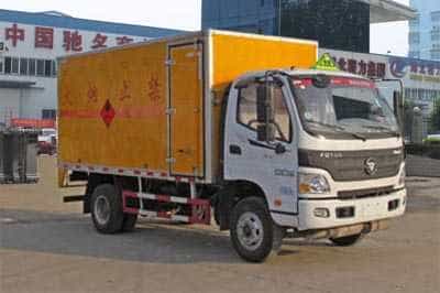 程力威牌CLW5081XRYB5型易燃液体厢式运输车