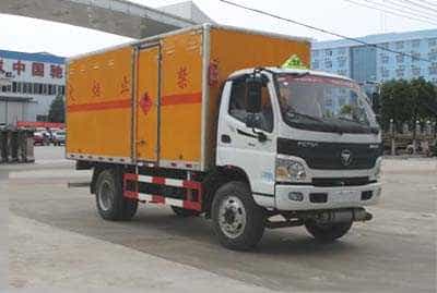 程力威牌CLW5122XRQB5型易燃气体厢式运输车