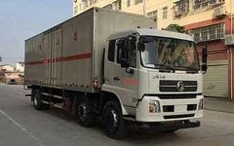 程力威牌CLW5256XRQD5型易燃气体厢式运输车