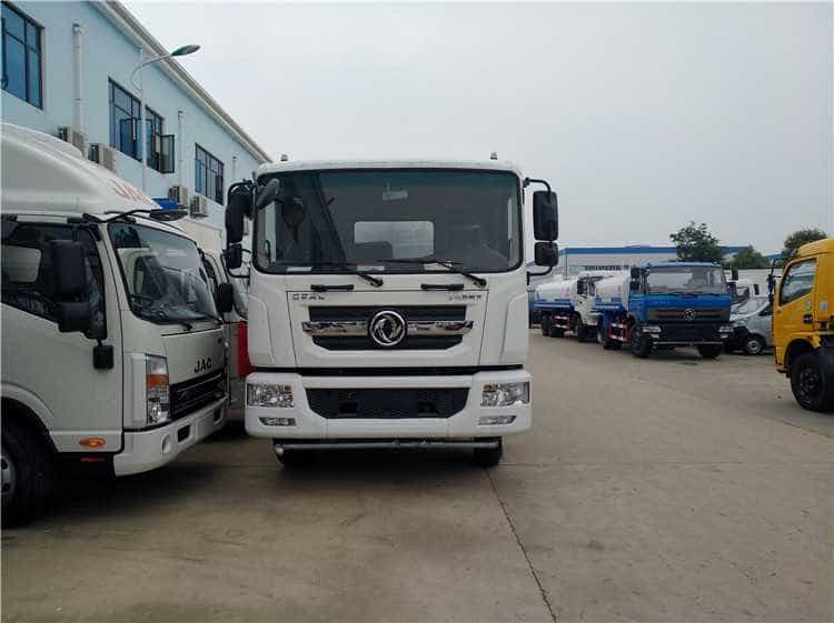 程力威牌13.9方绿化喷洒车