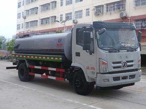 程力威牌CLW5140GSSE5型洒水车