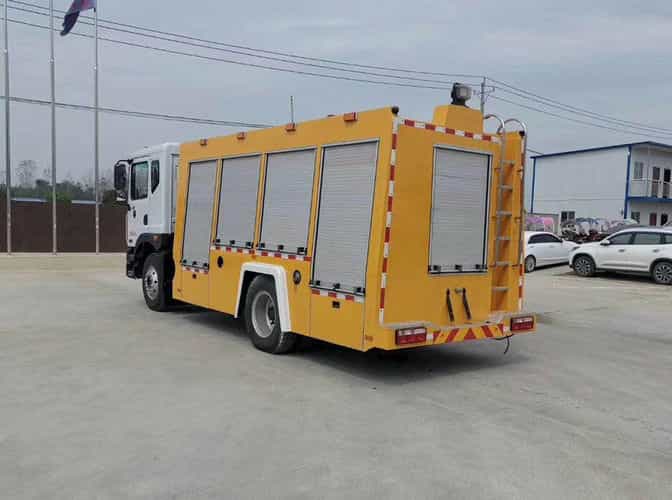东风D9排水抢险车