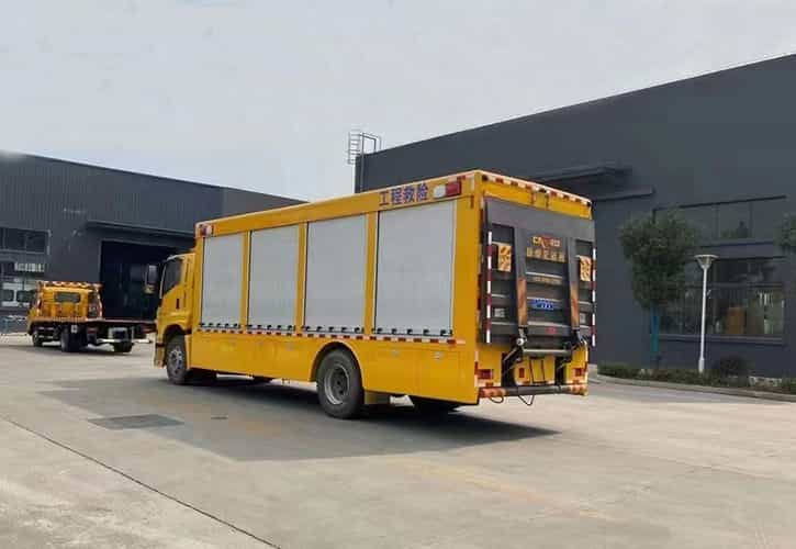 国六五十铃5550轴距救援车