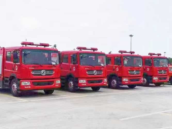 东风D9六吨水罐泡沫消防车
